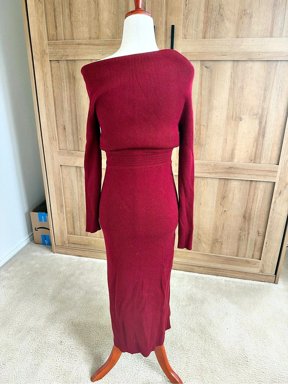 Commense Off-Shoulder Waist-Defined Rib-Knit Midi Dress Rib-Knit Midi Dress burg